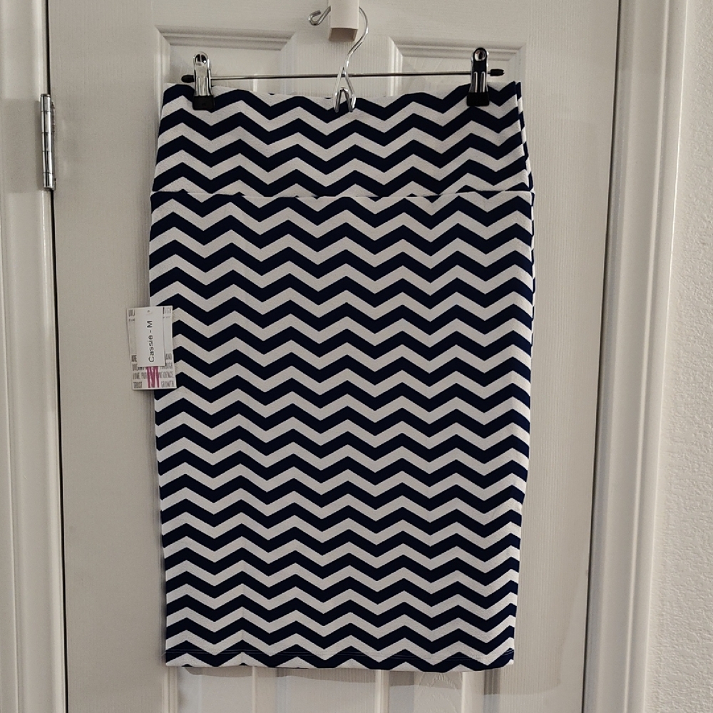 Lularoe Cassie Chevron Patterned Blue and White Skirt Size Medium NWT